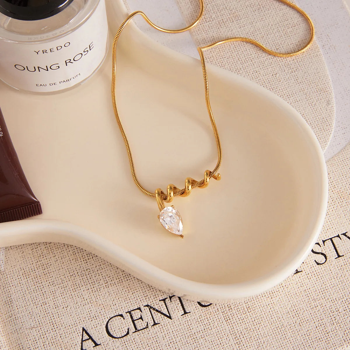 Ars Classic Water Drop Zircon Pendant Necklace 18k Gold Plated Stainless Steel Thin Chain Necklaces Women’s Choker Necklaces